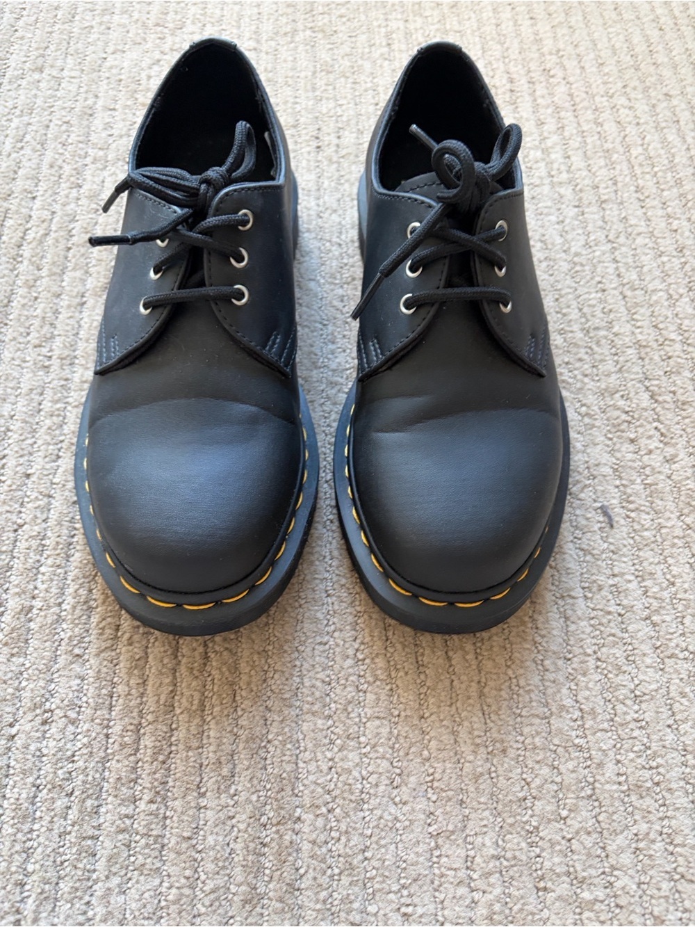 Dr. Martens Women’s Leather Lace-Up Shoes, Black, size 7 - Picture 3 of 7
